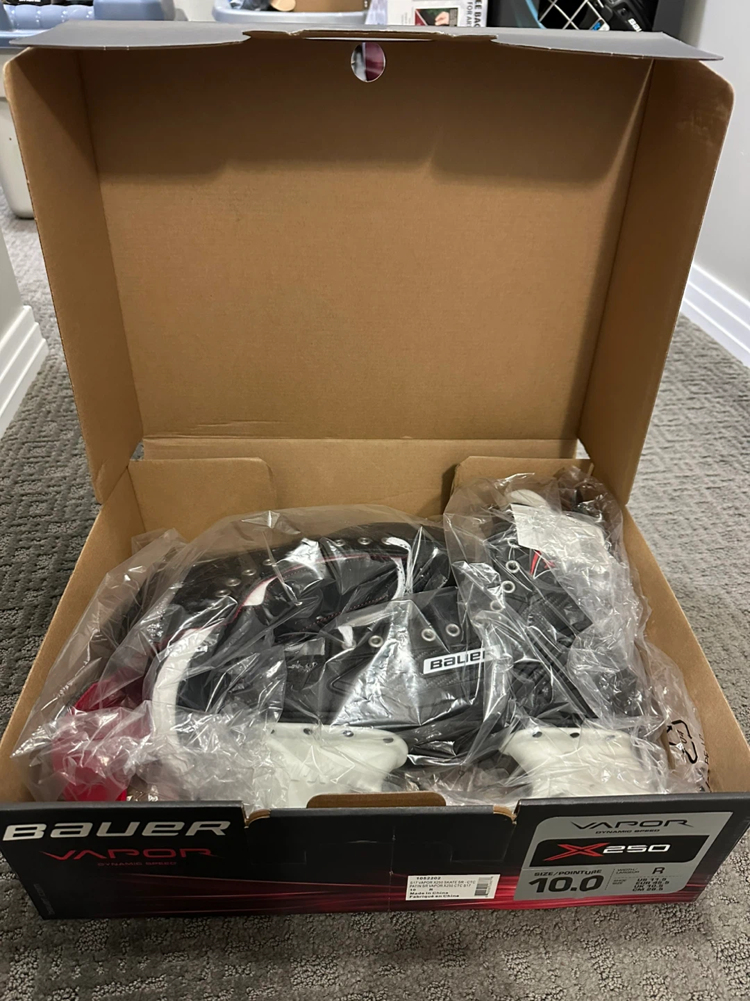 Bauer Vapor X2.5 Ice Skates, Size 10R - New in Box!