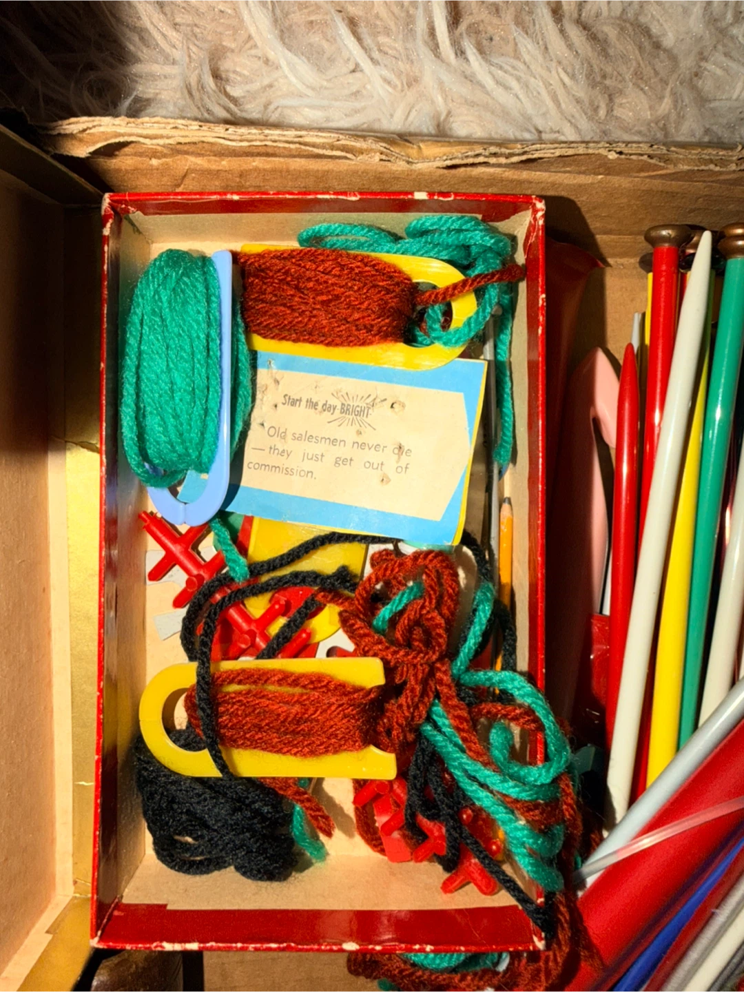 Vintage Knitting Needle Set with Box - photo 4