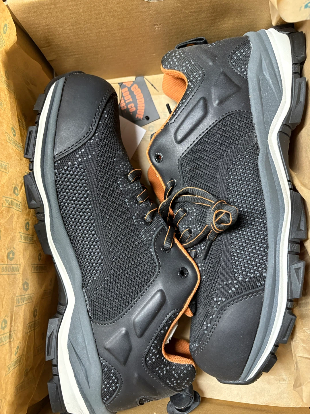 New SAFETY Shoes - Size 10.5