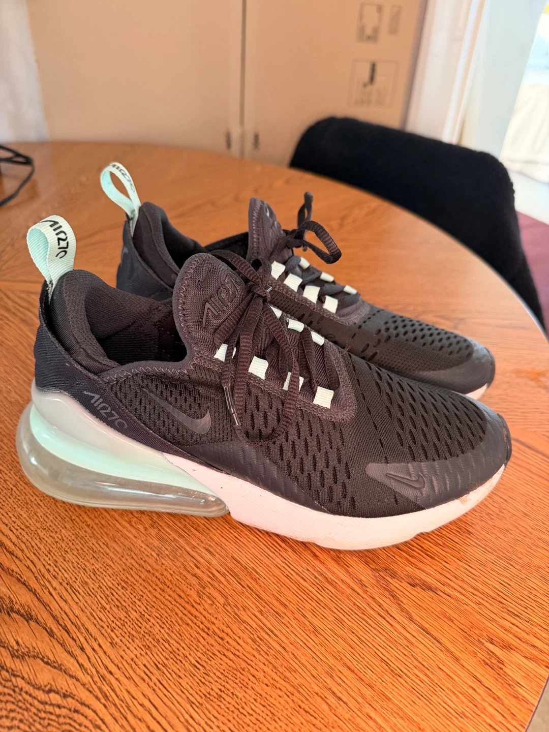 Women’s Nike Air Max 270 - Black - US 6.5Y