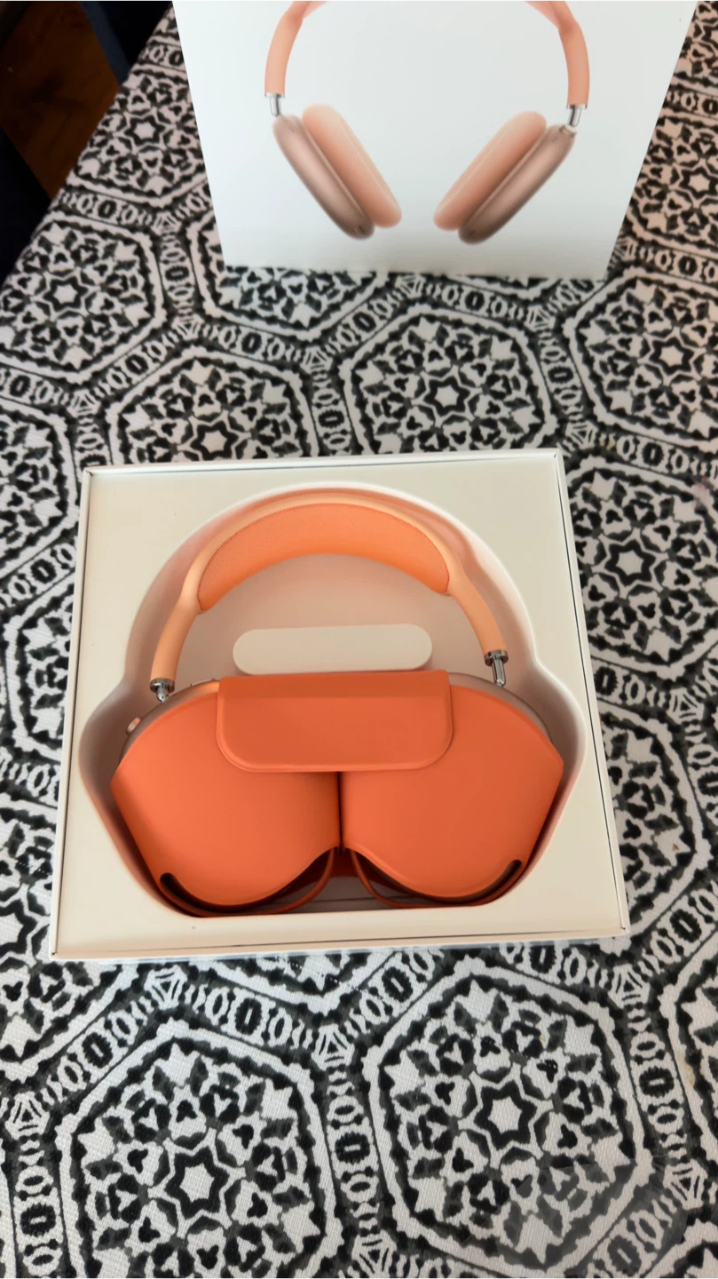 One to one AirPods Max $150 - photo 2