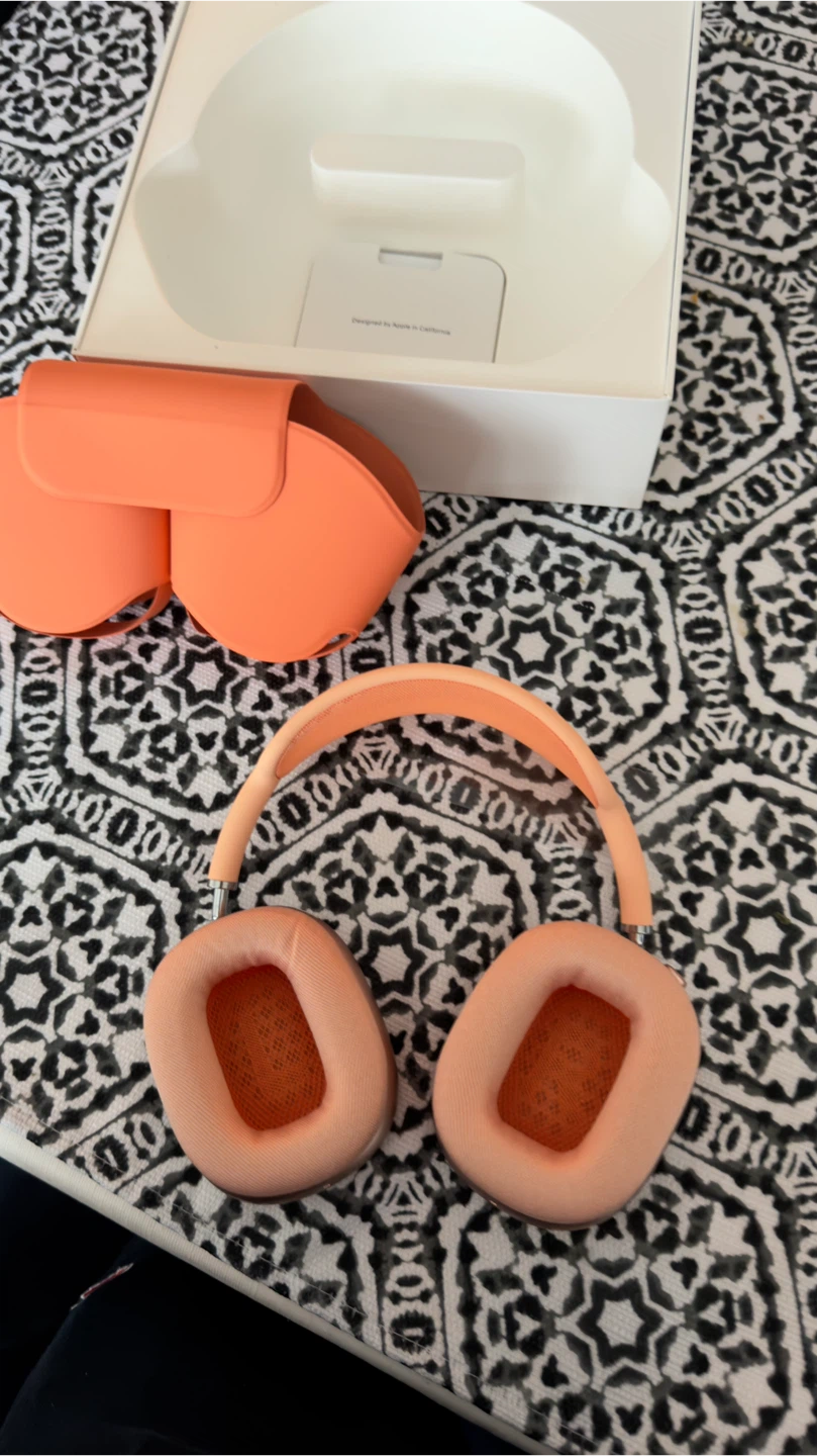 One to one AirPods Max $150 - photo 3
