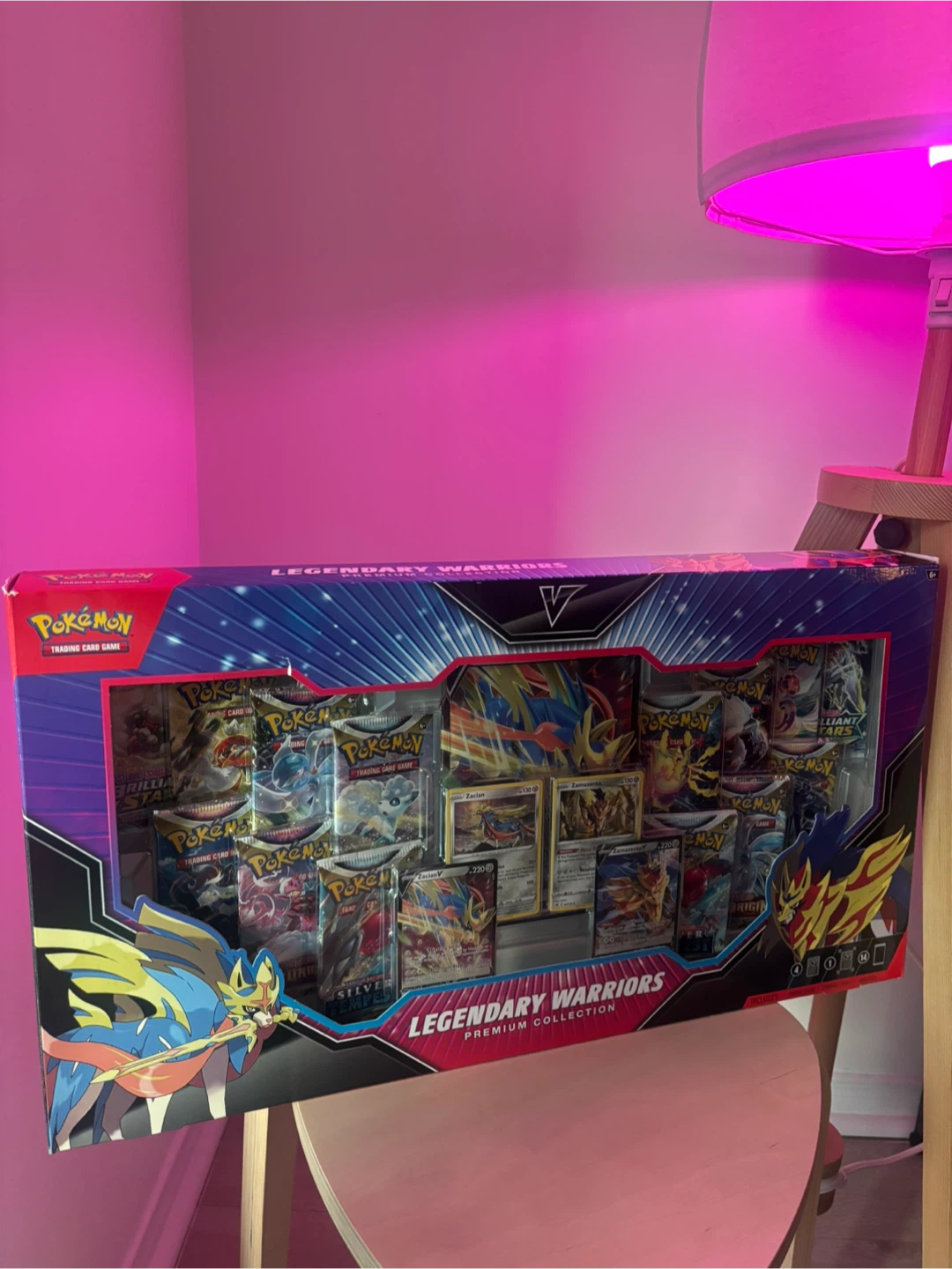 Pokémon TCG Legendary Warriors Premium Collection - photo 2
