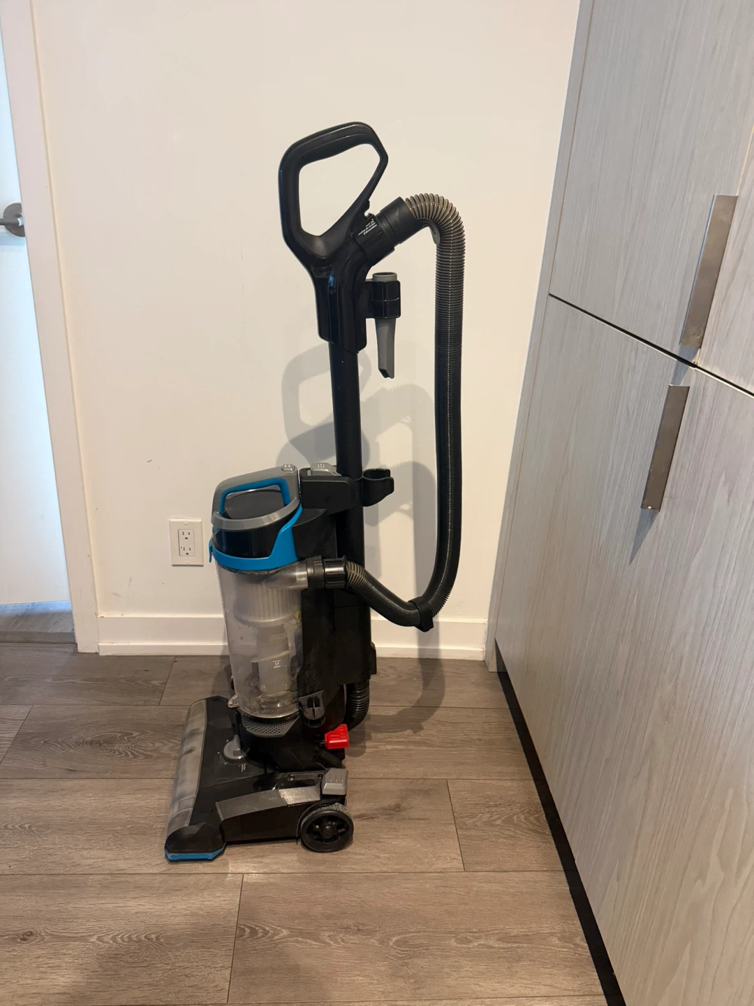 Bissell CleanView Vacuum Cleaner - photo 3