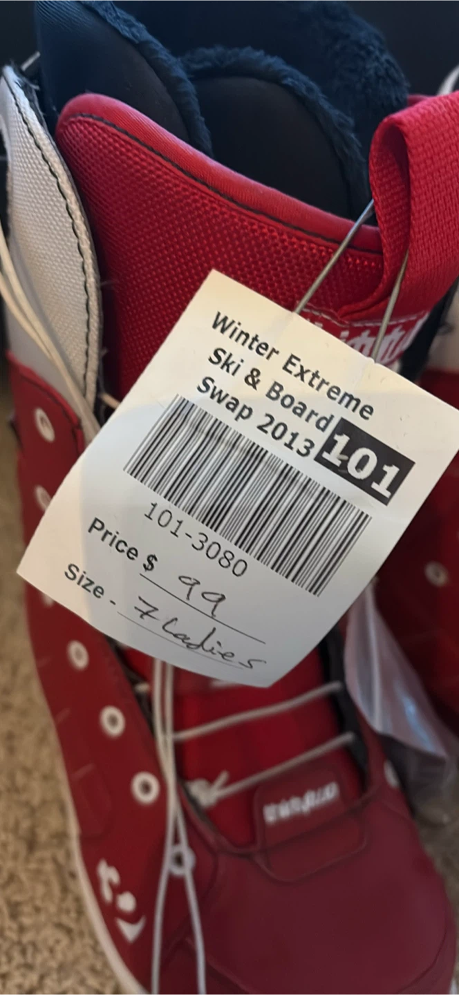 ThirtyTwo Red Snowboard Boots - Ladies Size 7 - photo 2