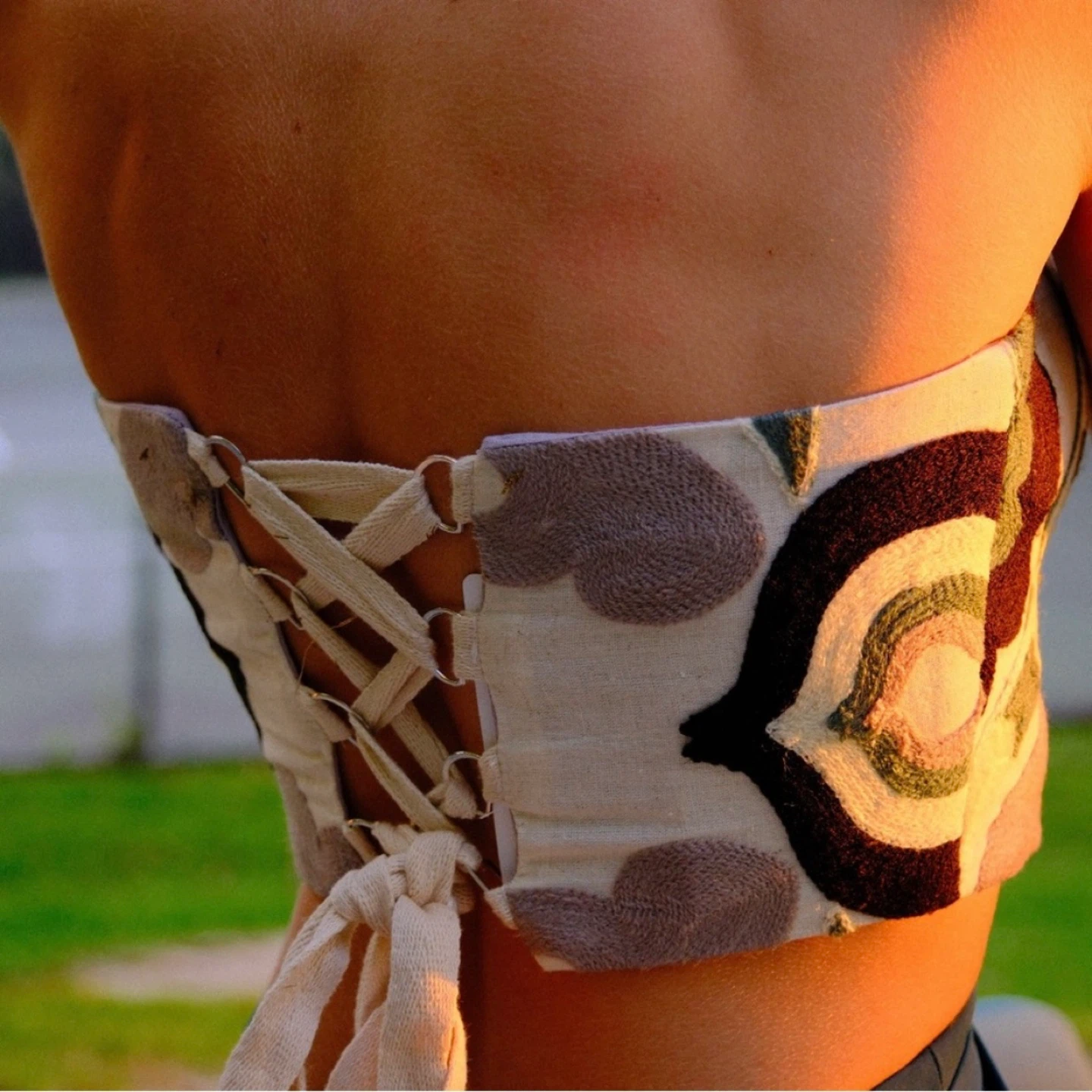 Floral hand embroidered crop top corset - photo 2