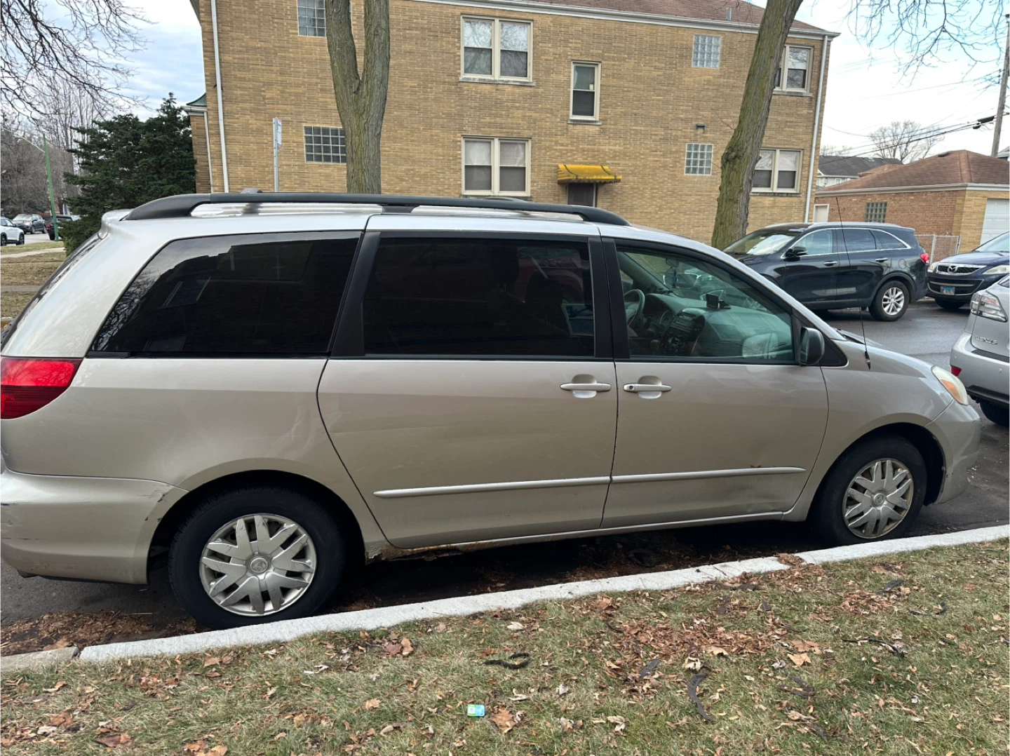 Toyota Sienna Minivan 2005