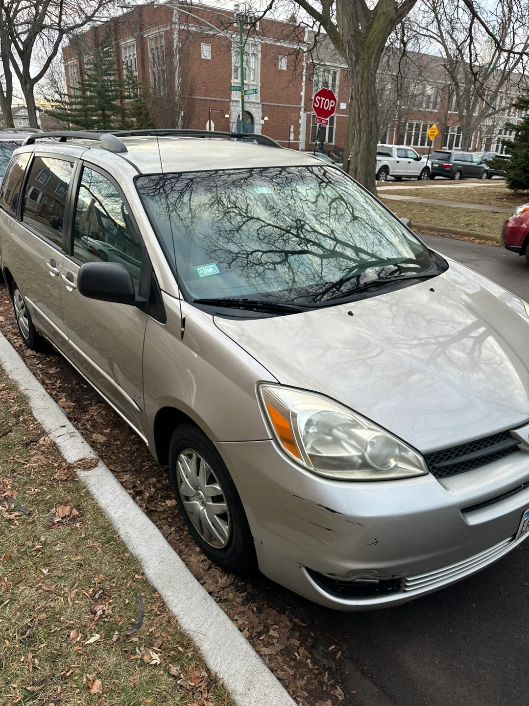 Toyota Sienna Minivan 2005 - photo 2