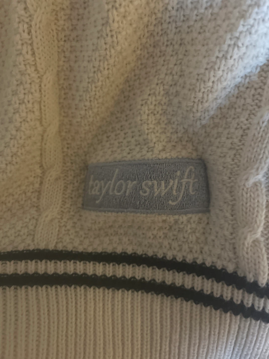 Taylor Swift Cardigan - Oversized Fit - photo 2