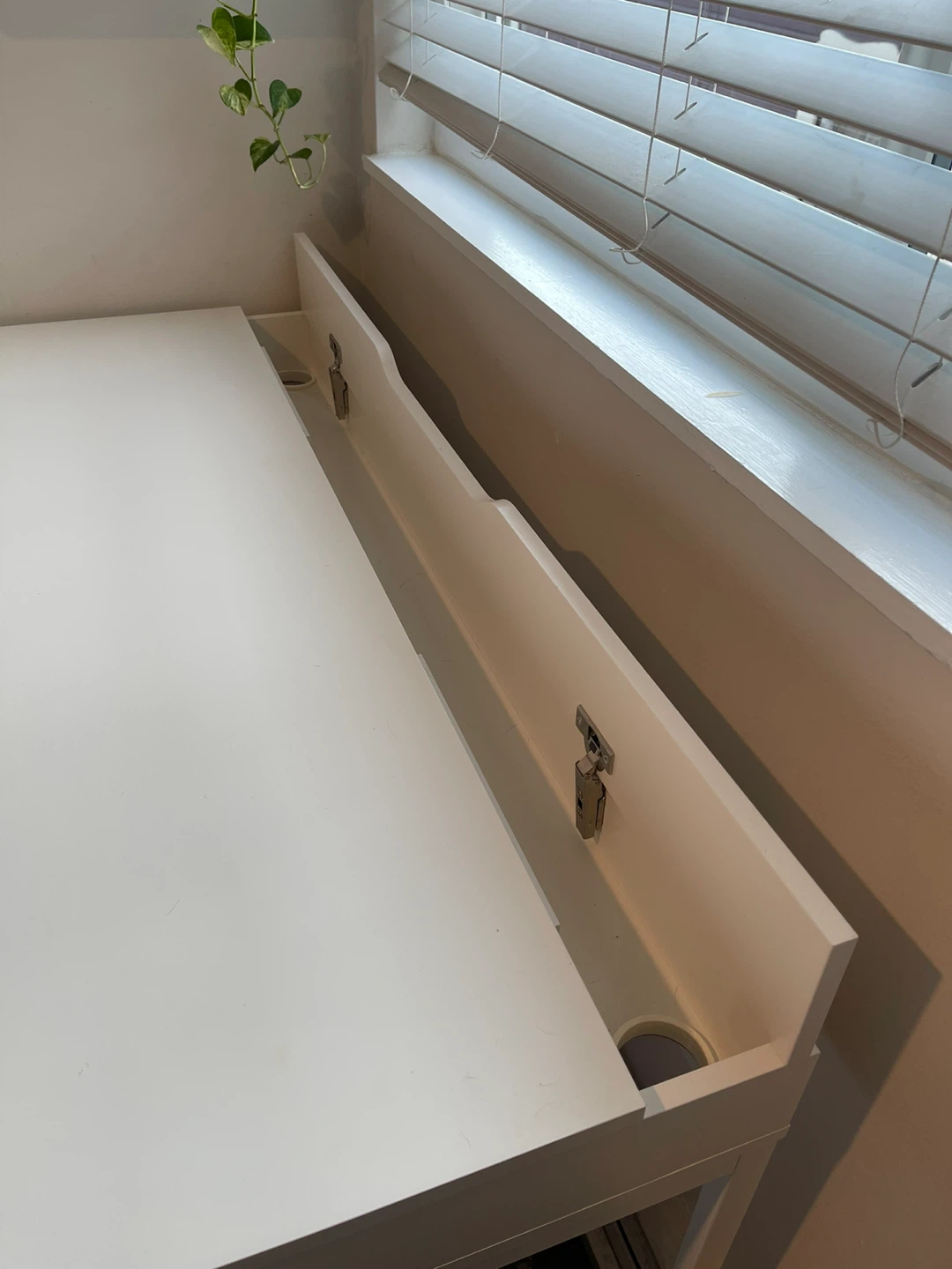 White Desk with Drawers - photo 2