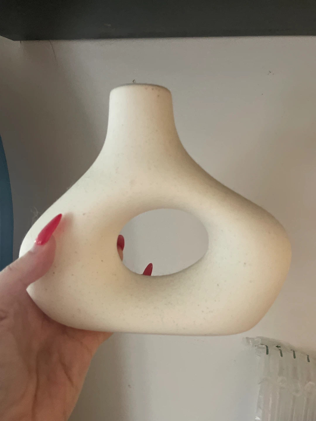 2 Ceramic White Vases - photo 2