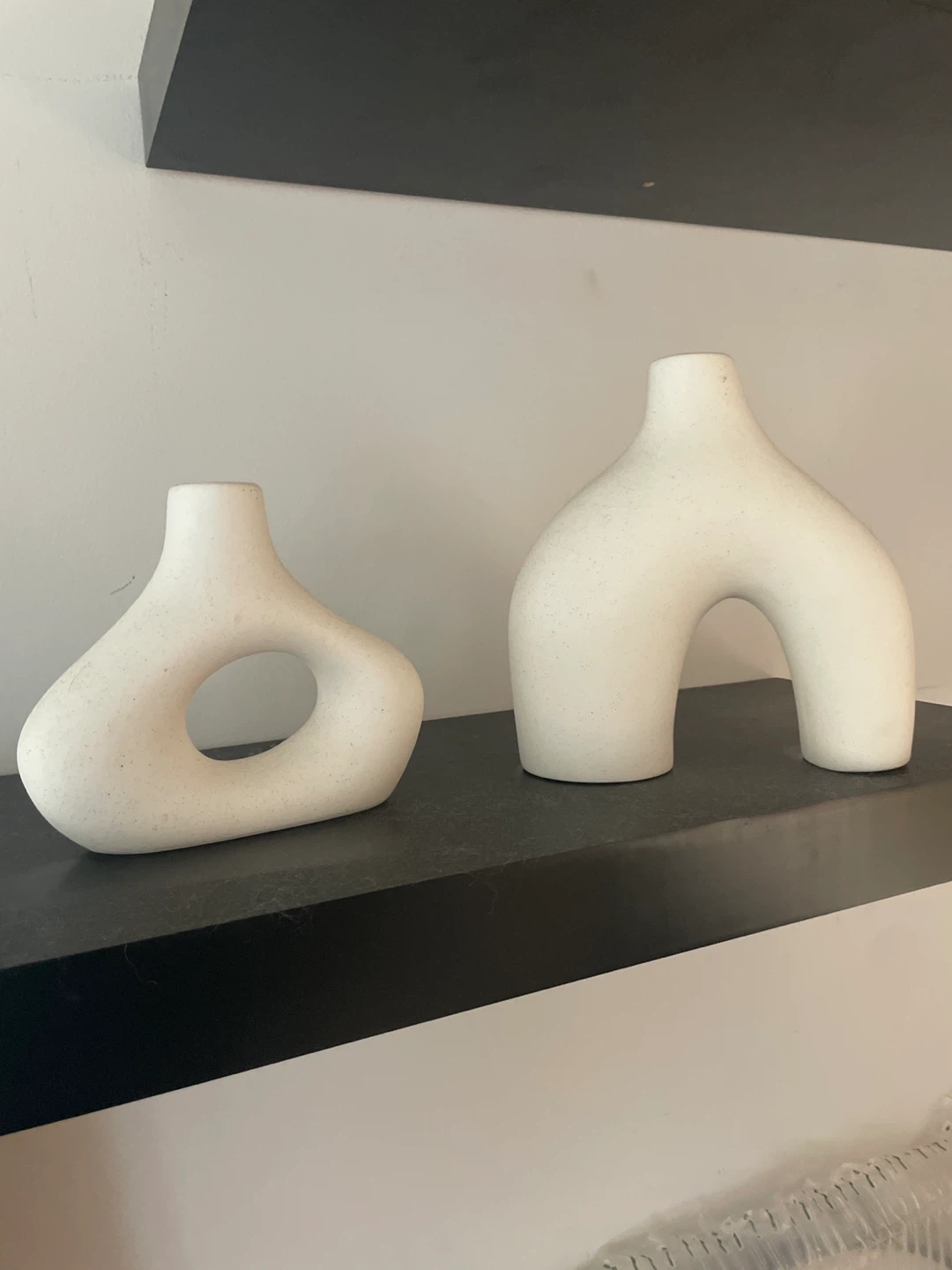 2 Ceramic White Vases - photo 3