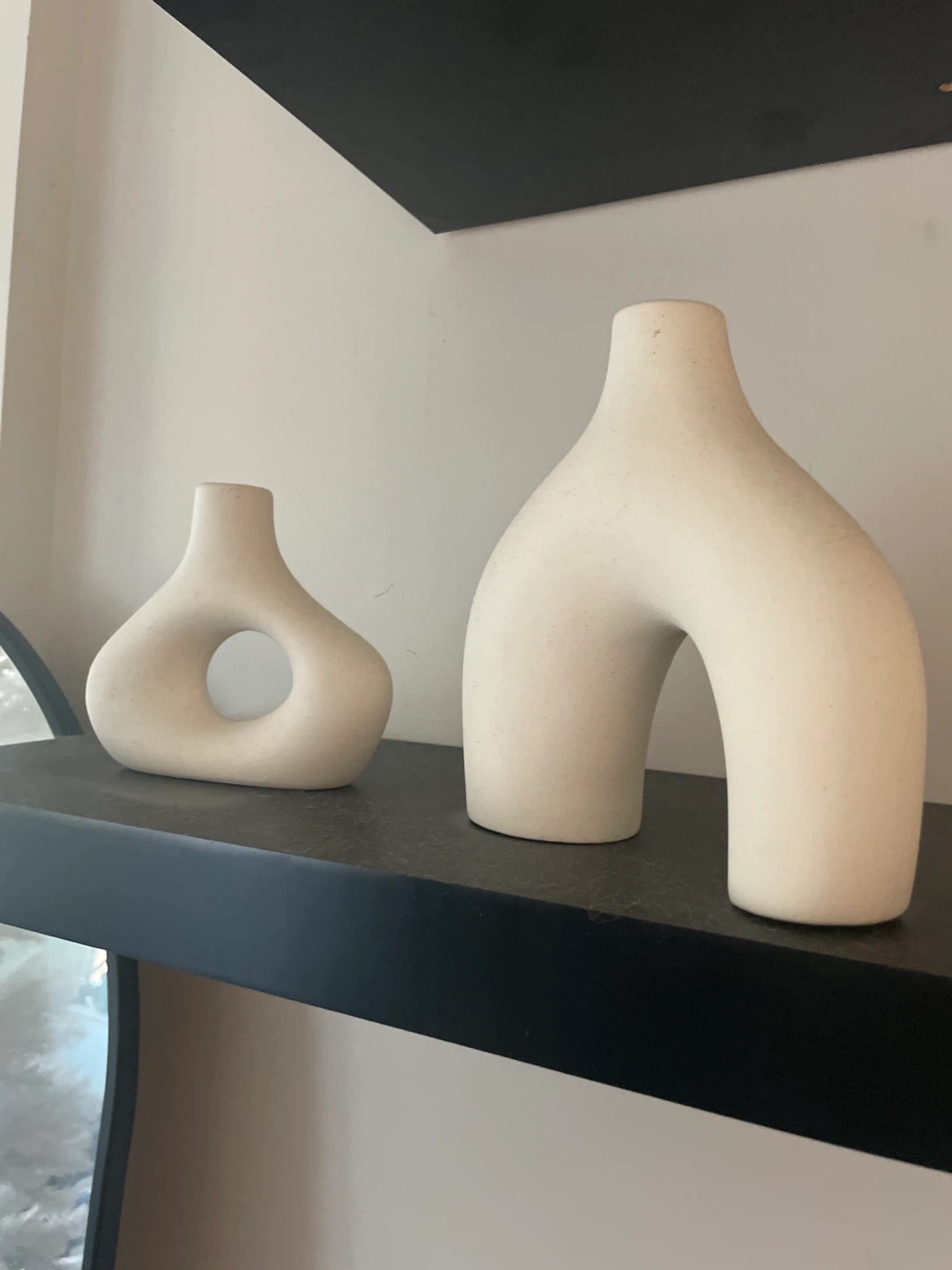 2 Ceramic White Vases - photo 4