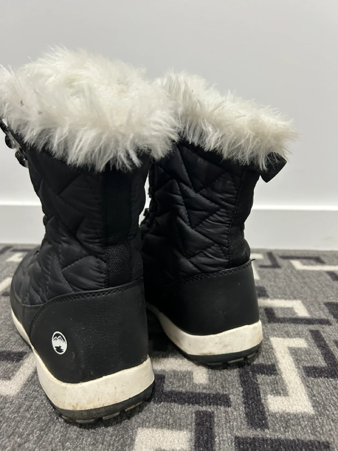 Windriver winter boots. Size 8