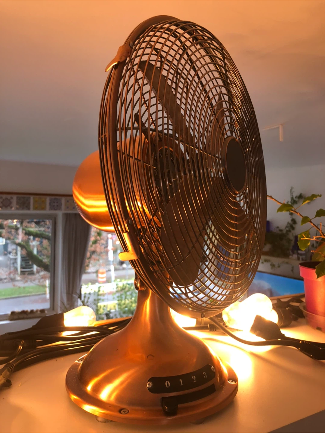Vintage-Style Copper Desk Fan - photo 3