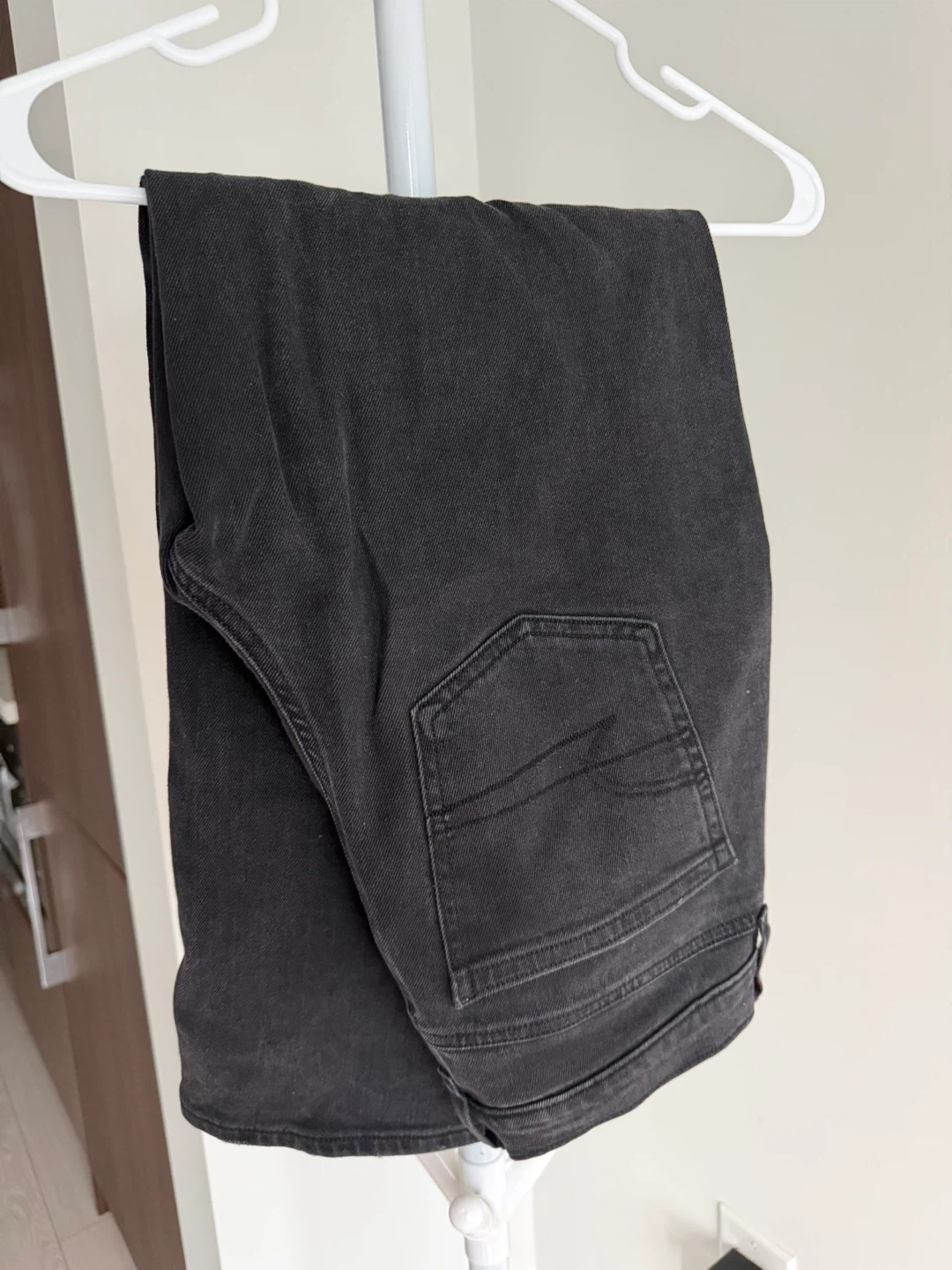 American Eagle Black Strigid Jeans - Size 4