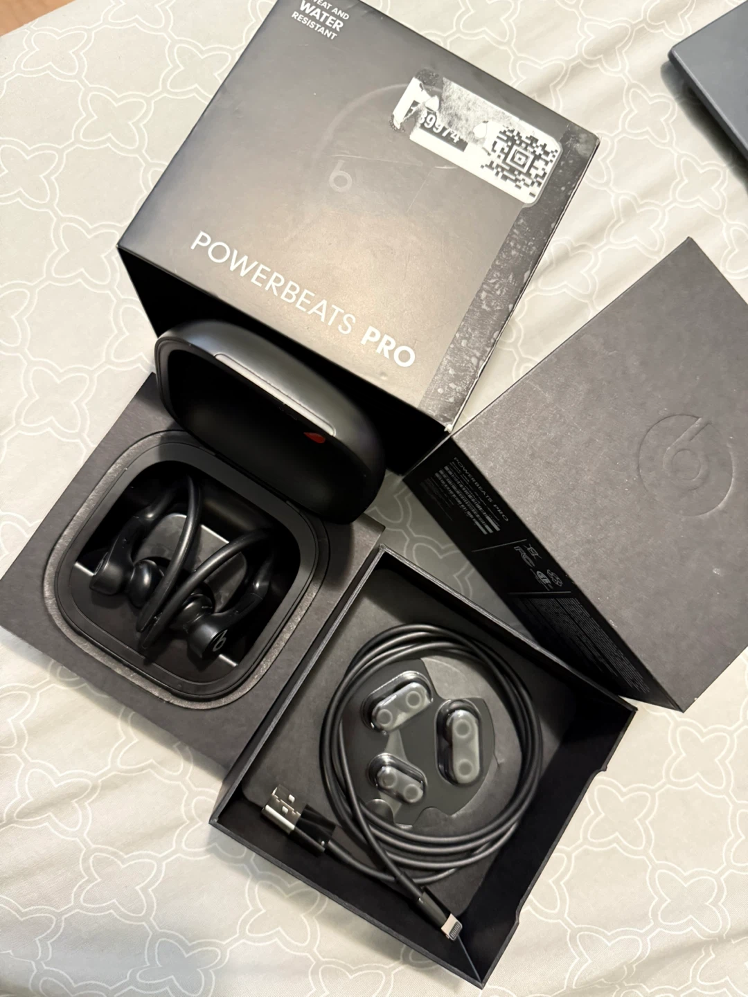 Powerbeats Pro Black Wireless Earbuds - With Box - photo 2