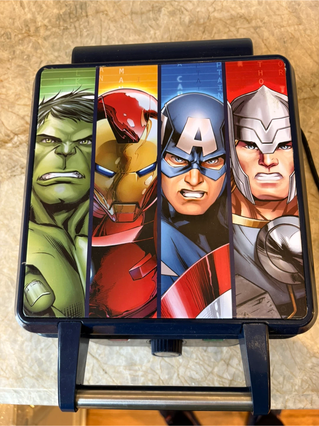 Marvel Avengers Waffle Maker - photo 2