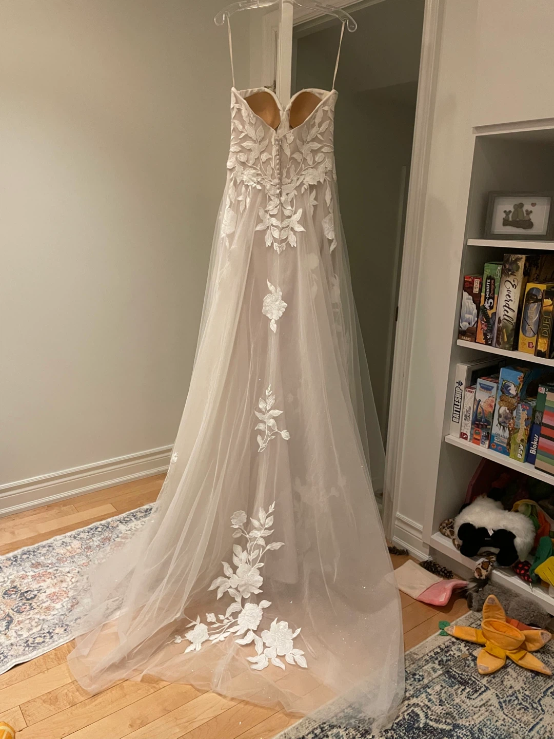 *new* A-Line Wedding Dress with Floral Appliqué - photo 3