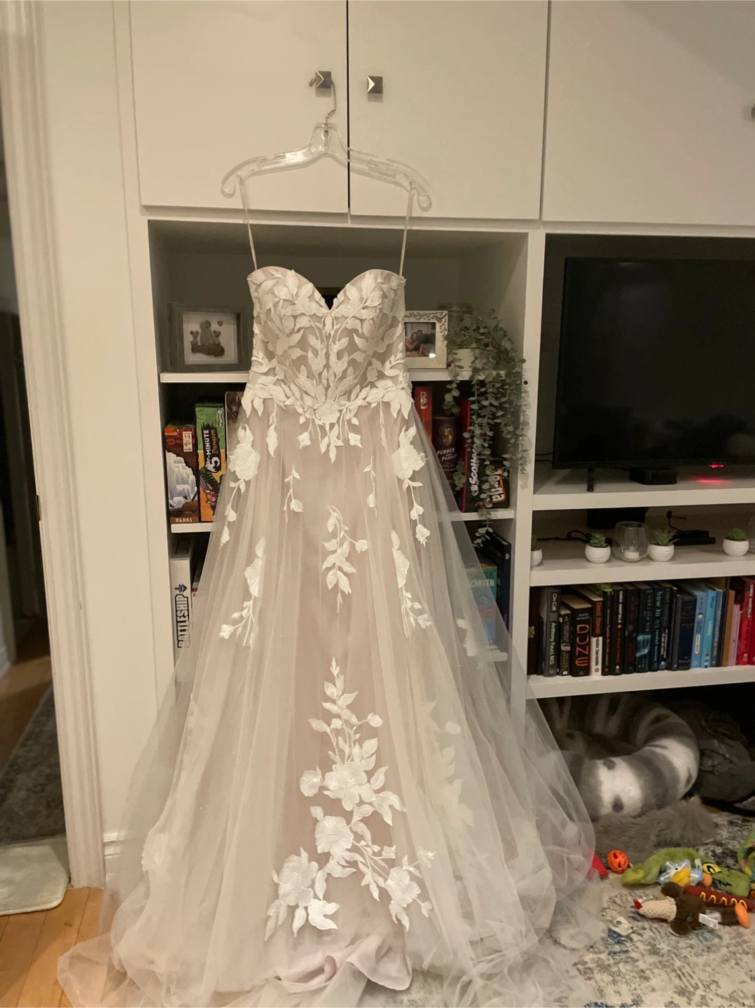 *new* A-Line Wedding Dress with Floral Appliqué