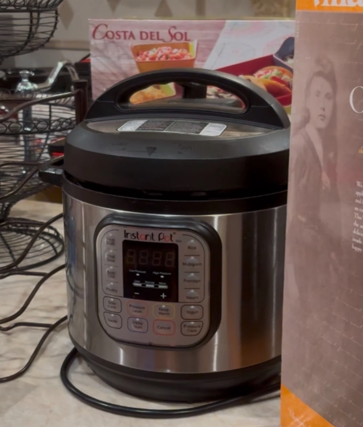 Instant Pot Duo Pressure Cooker - photo 2