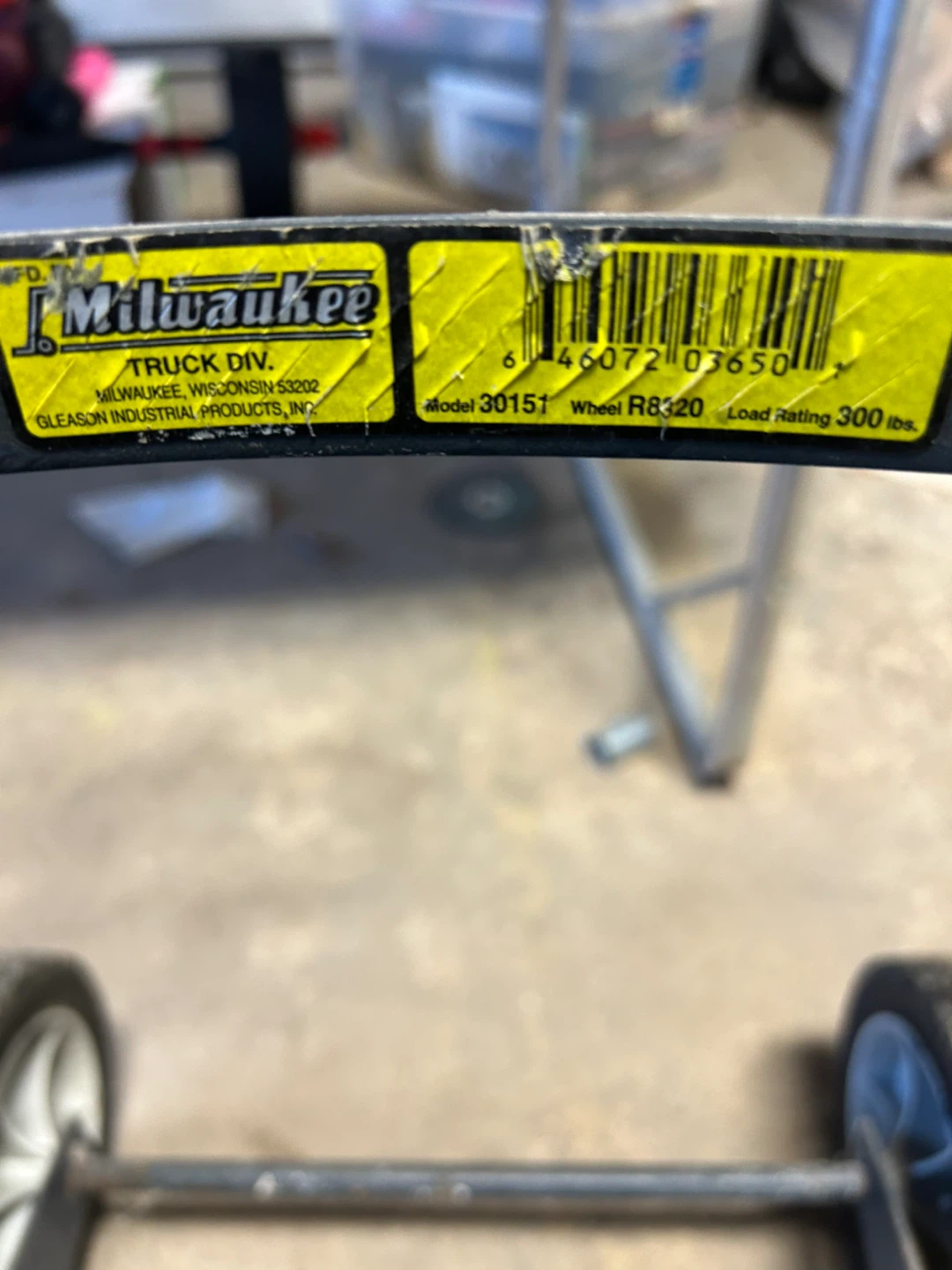 Milwaukee 30151 Truck Cart - Load Rating 300 lbs - photo 3
