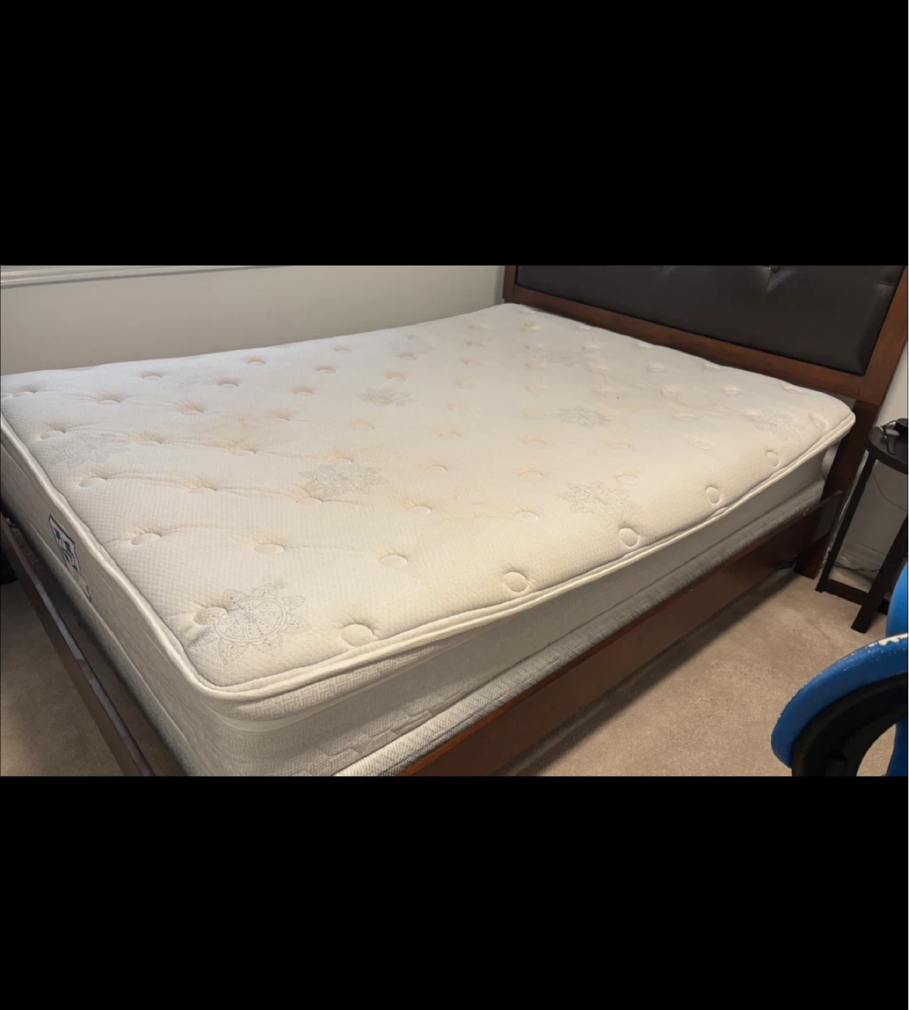 Queen size - Sealy Columbia Pillowtop Mattress