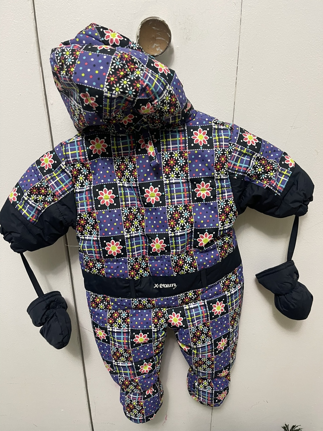 Baby Snowsuit with Mittens - photo 3