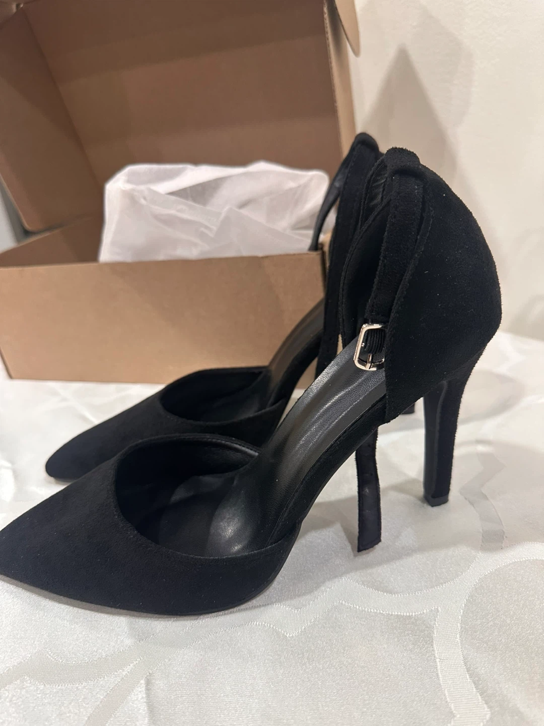 NEW Suede black heel size 9 - photo 2