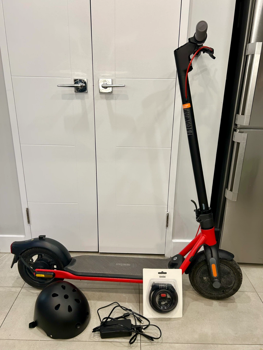 Ninebot Electric Scooter - Red & Black - photo 4