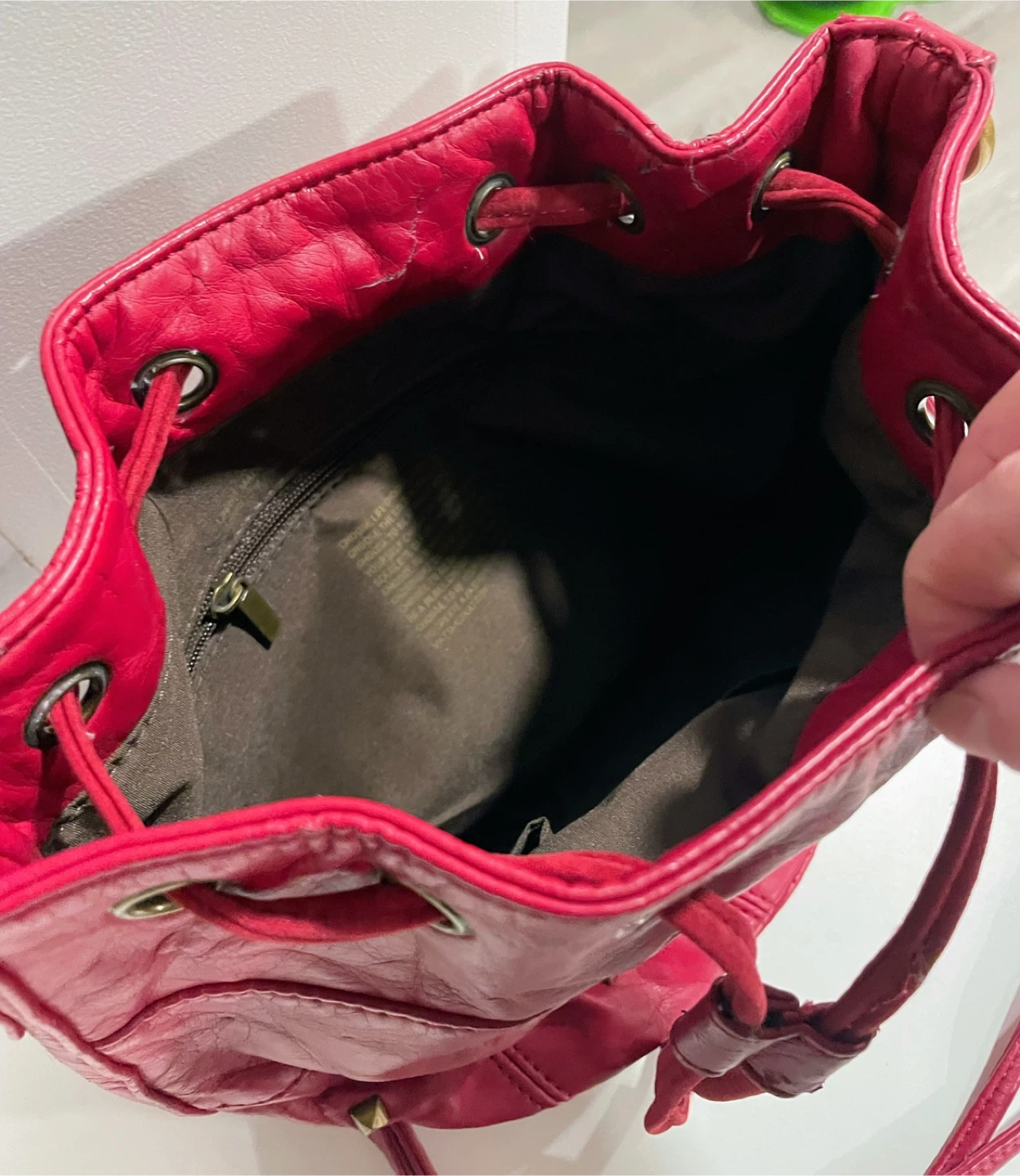 Matt & Nat Red Bucket Bag - photo 5