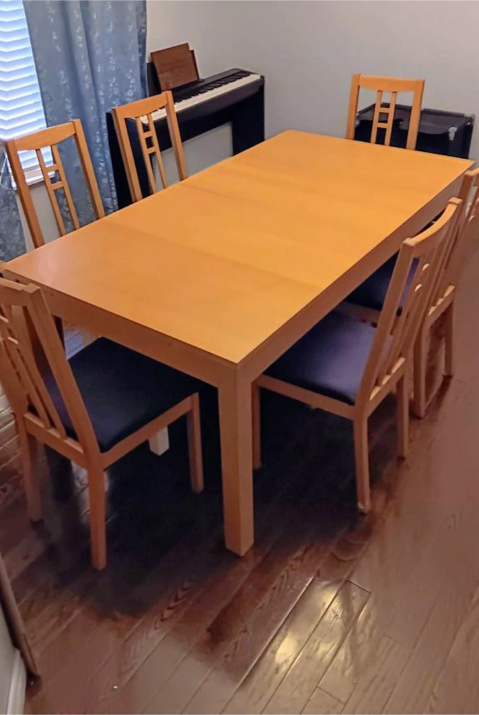 Dining Table with 6 Chairs