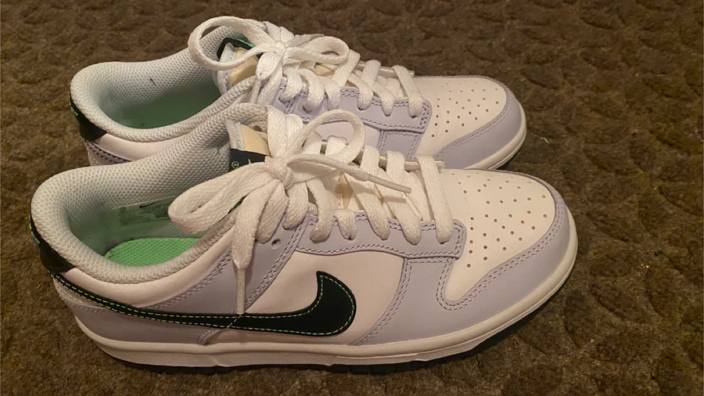 Nike Dunk Low Gray/Green Size 5Y - photo 2