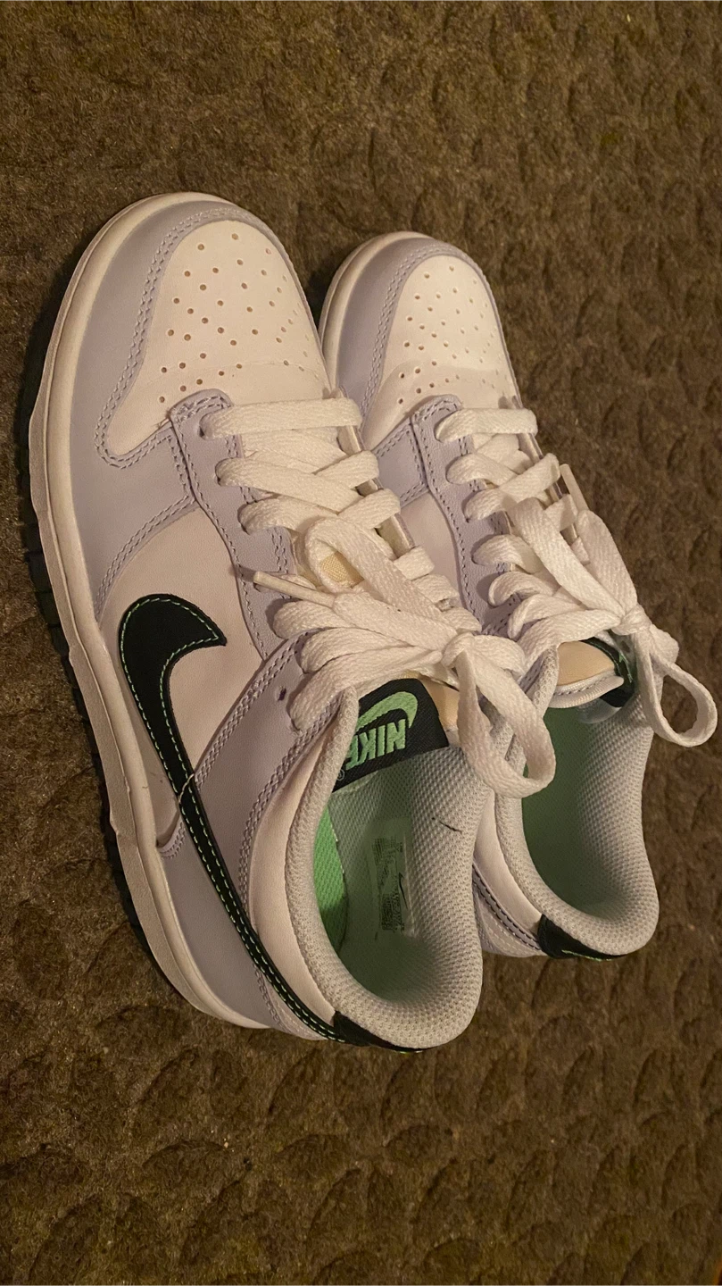 Nike Dunk Low Gray/Green Size 5Y
