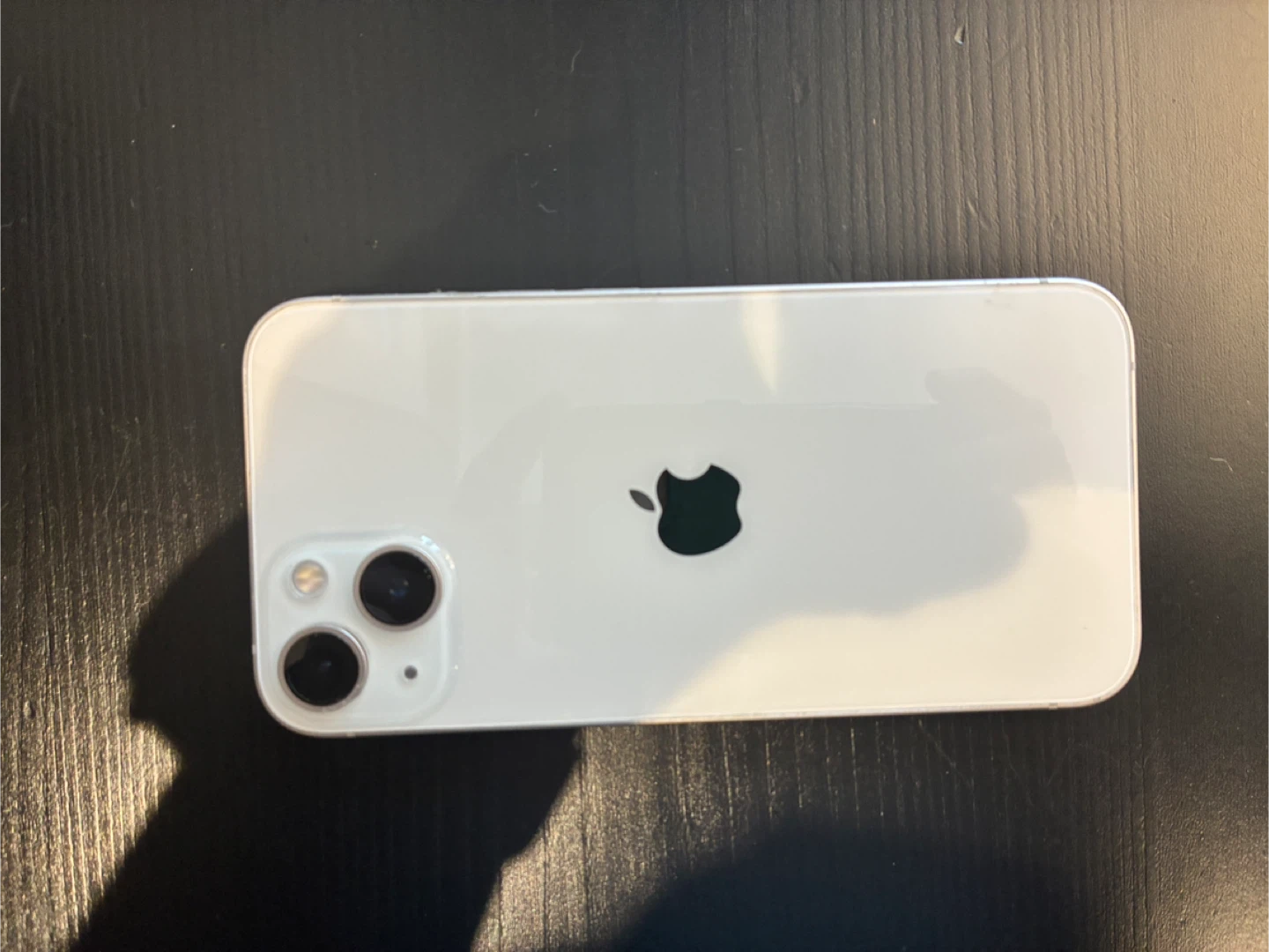 iPhone 13 - White & charging cords - photo 4