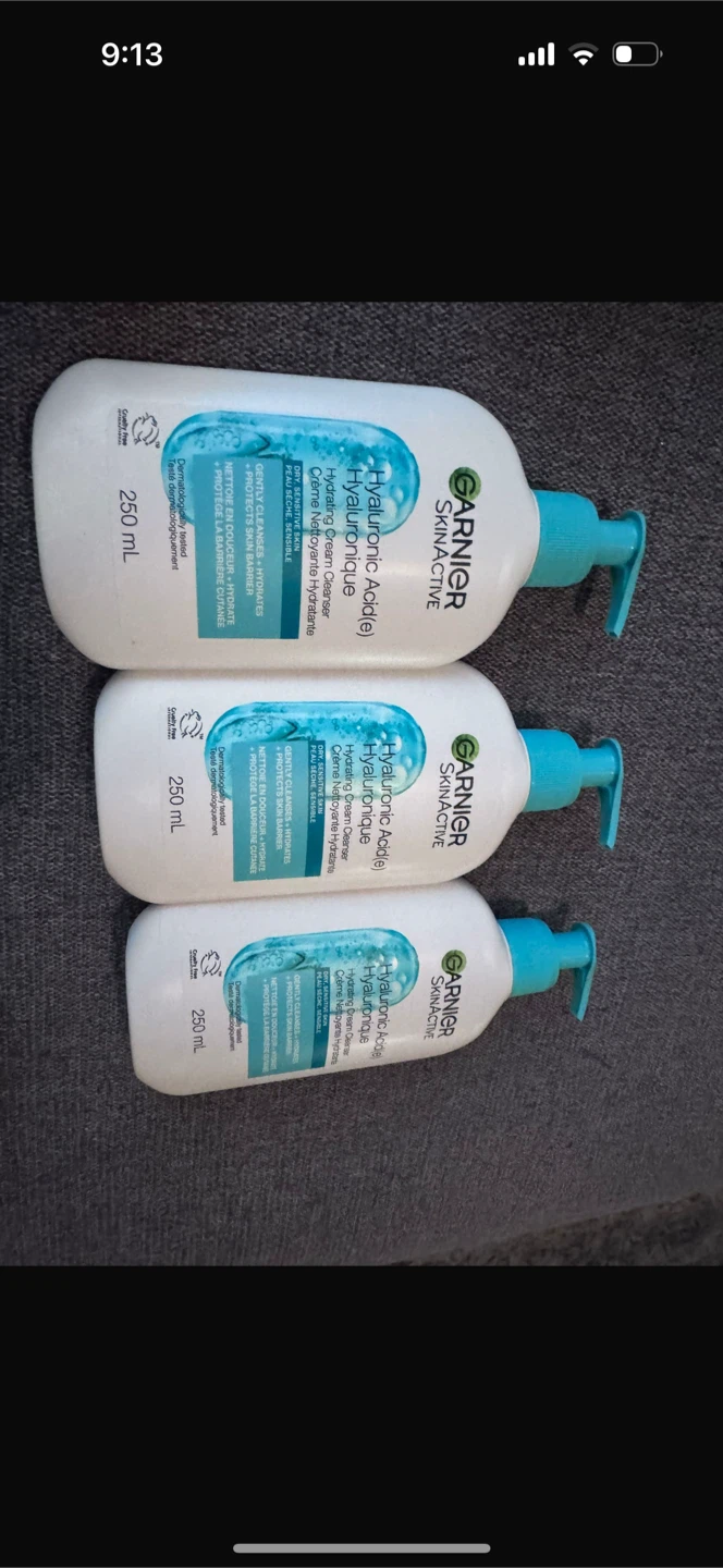 Garnier SkinActive Hyaluronic Acid Cleanser 250mL