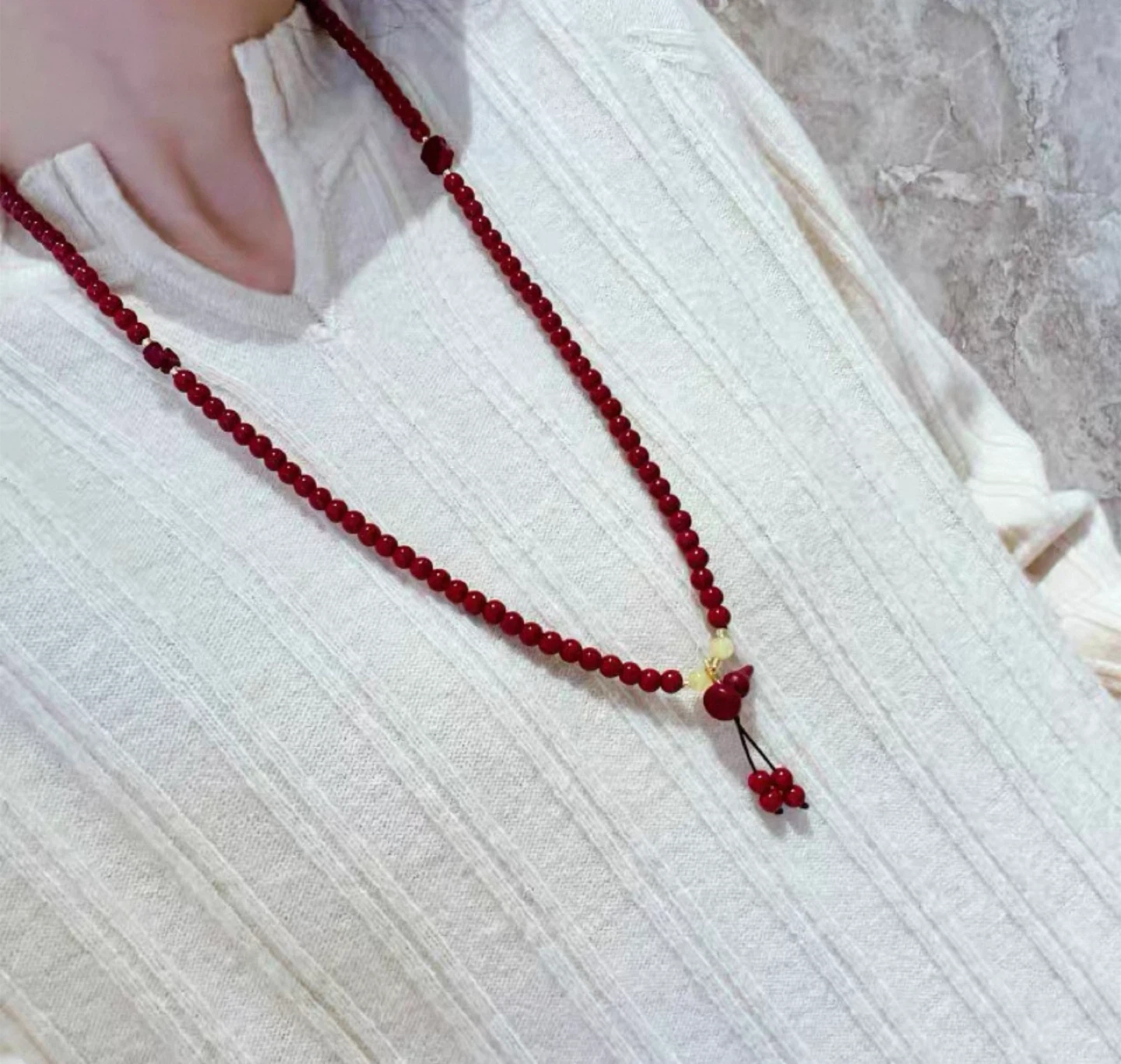 Red Beaded Bracelet - photo 2