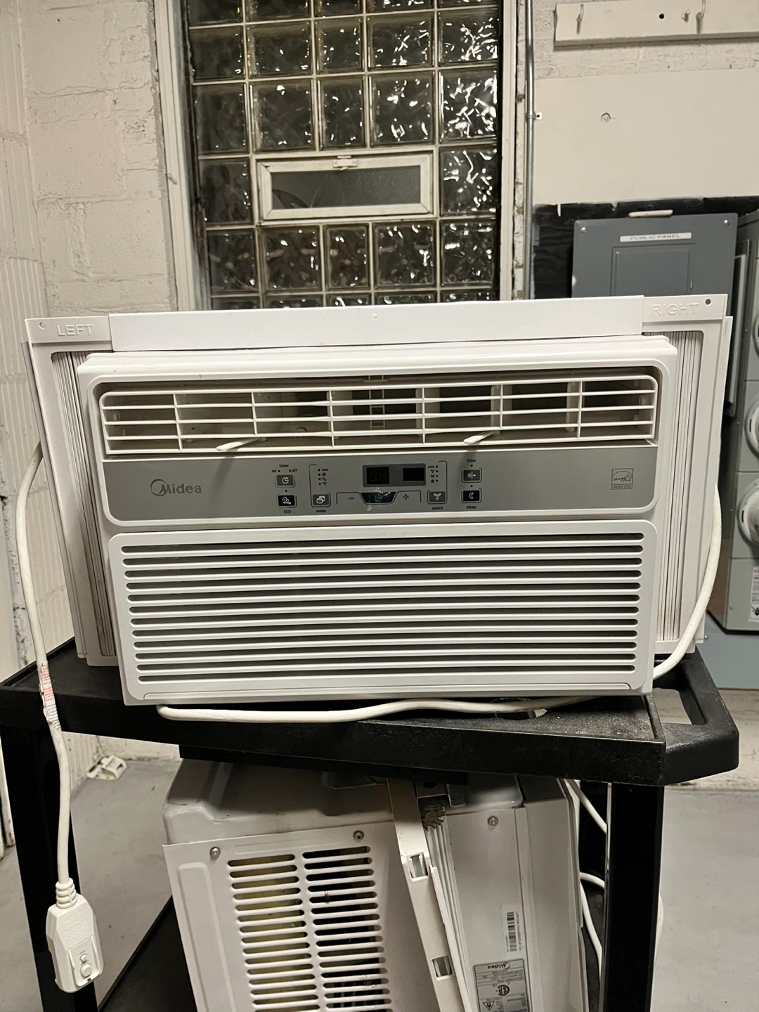 Midea Window Air Conditioner - photo 4