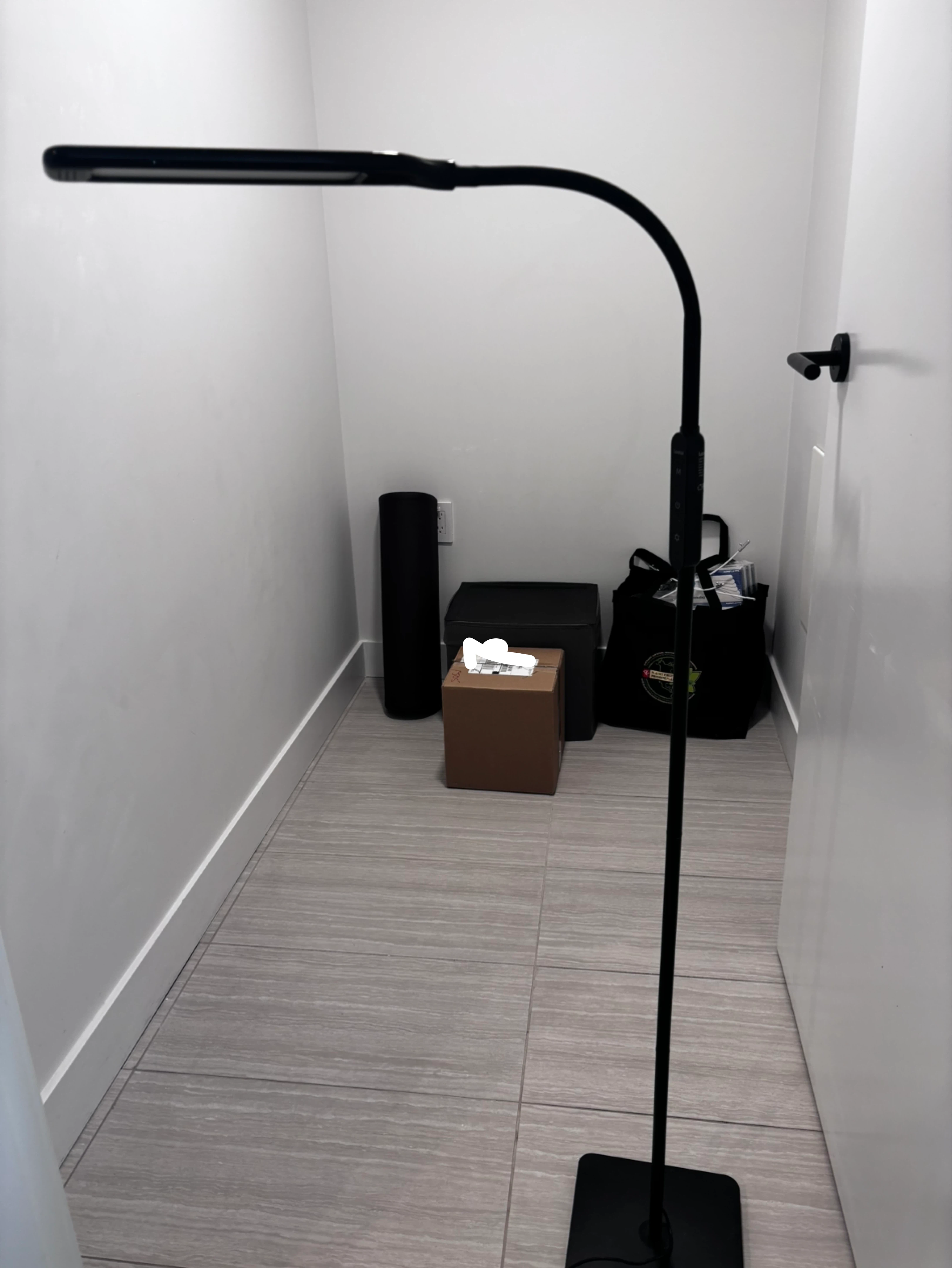 LED Floor Lamp - photo 2