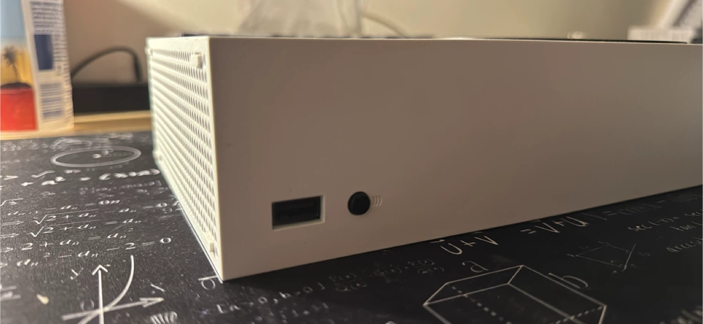 Xbox Series S 512gb  with 2 Controllers - photo 5
