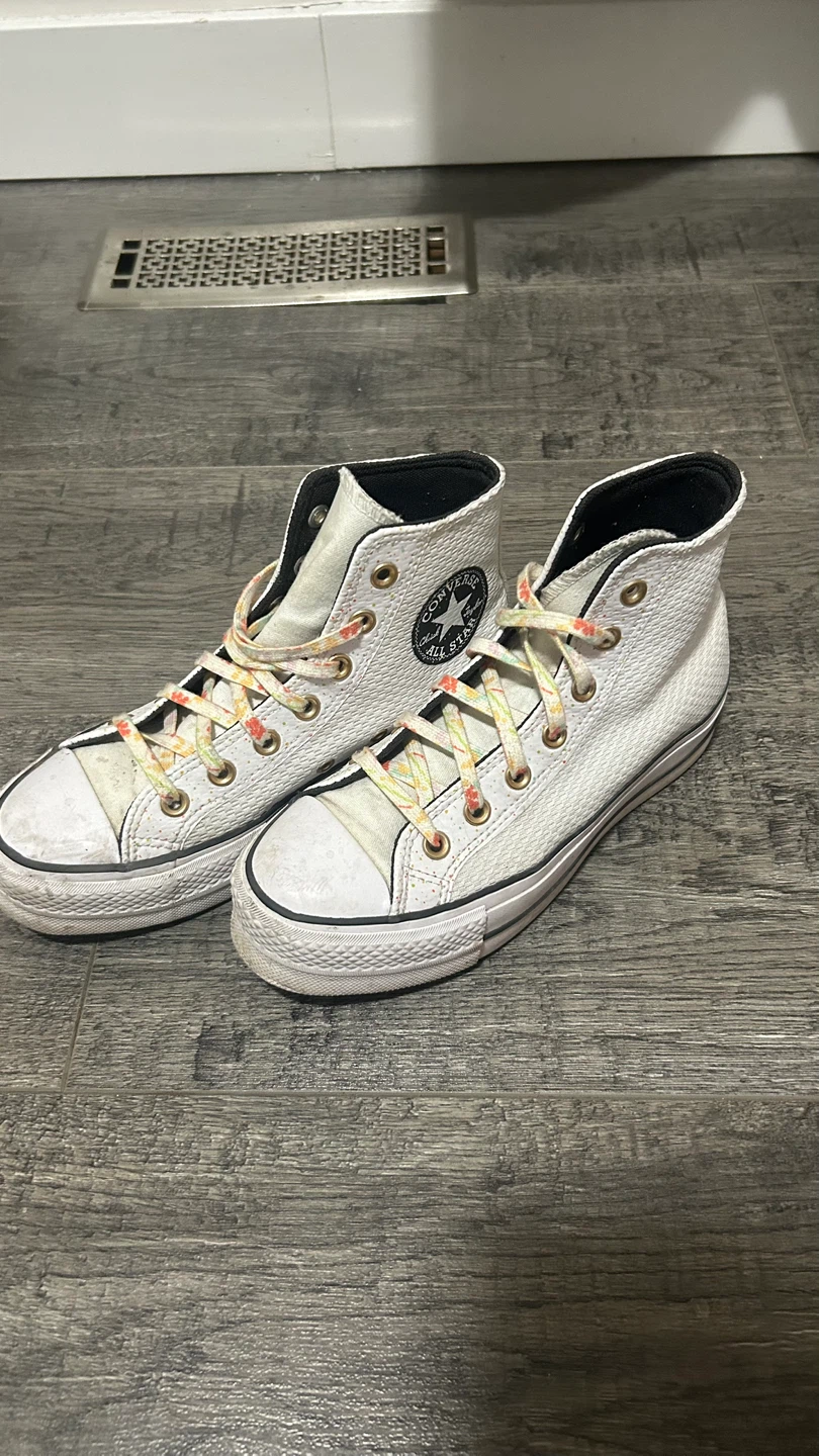 Platform Converse Chuck Taylor's - size 6.5