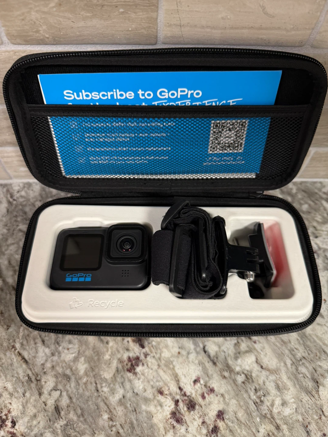 GoPro HERO 10 BLACK + Battery + 64gb SD Card