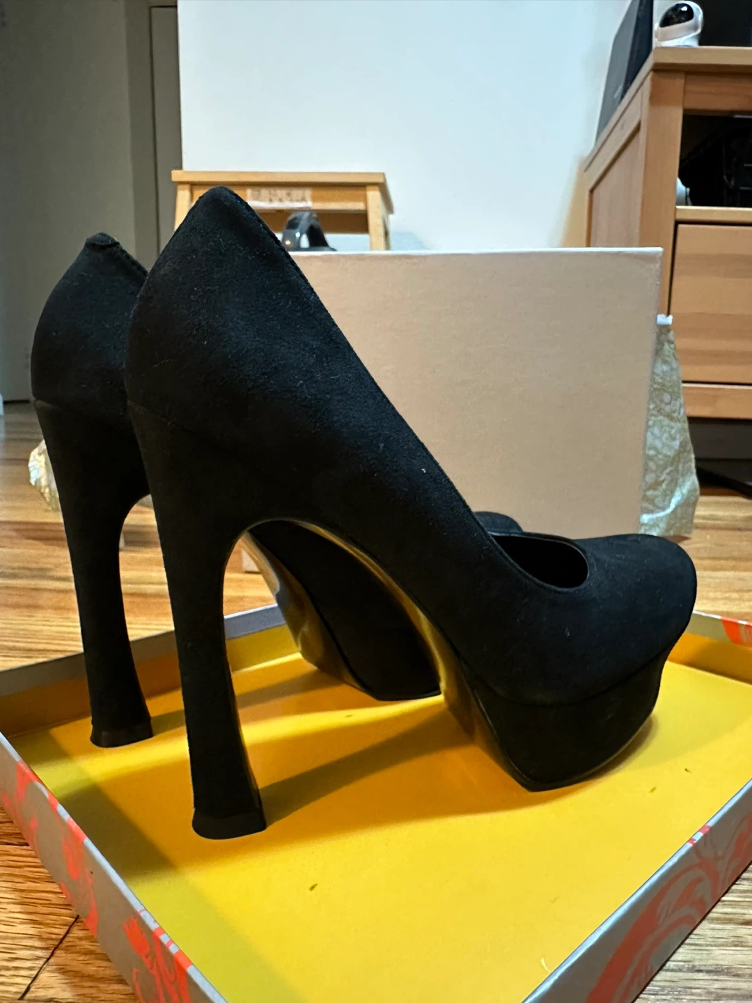 BRAND NEW* Kelsi Dagger Abrielle Black Suede Heels - Size 8M - photo 3