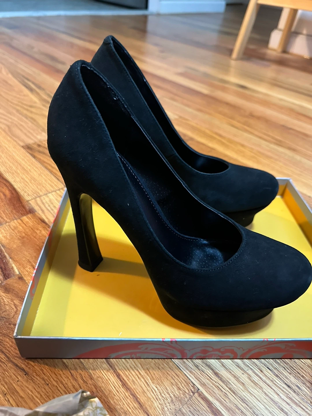 BRAND NEW* Kelsi Dagger Abrielle Black Suede Heels - Size 8M - photo 5