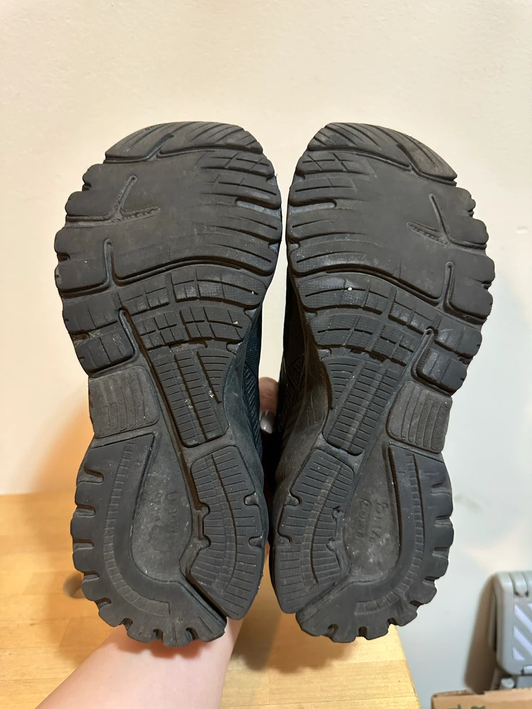 Brooks Adrenaline GTS 22 Black Running Shoes - Women US Size 8 - photo 5