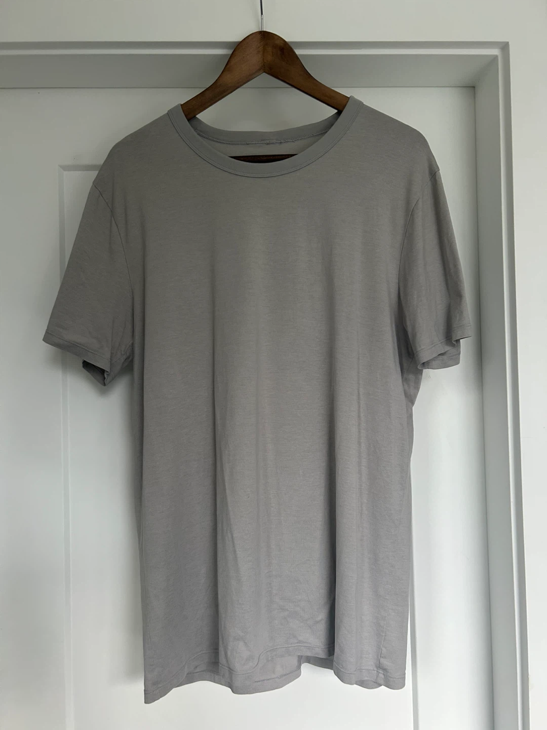 Lululemon Mens Grey T-Shirt - Size Large