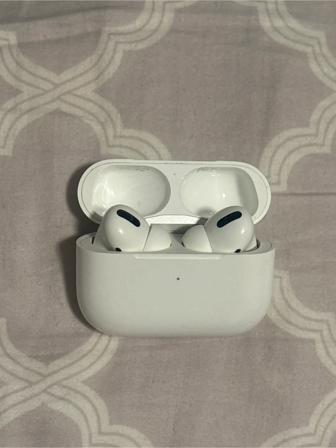 Used Apple AirPods Pro - Great Condition