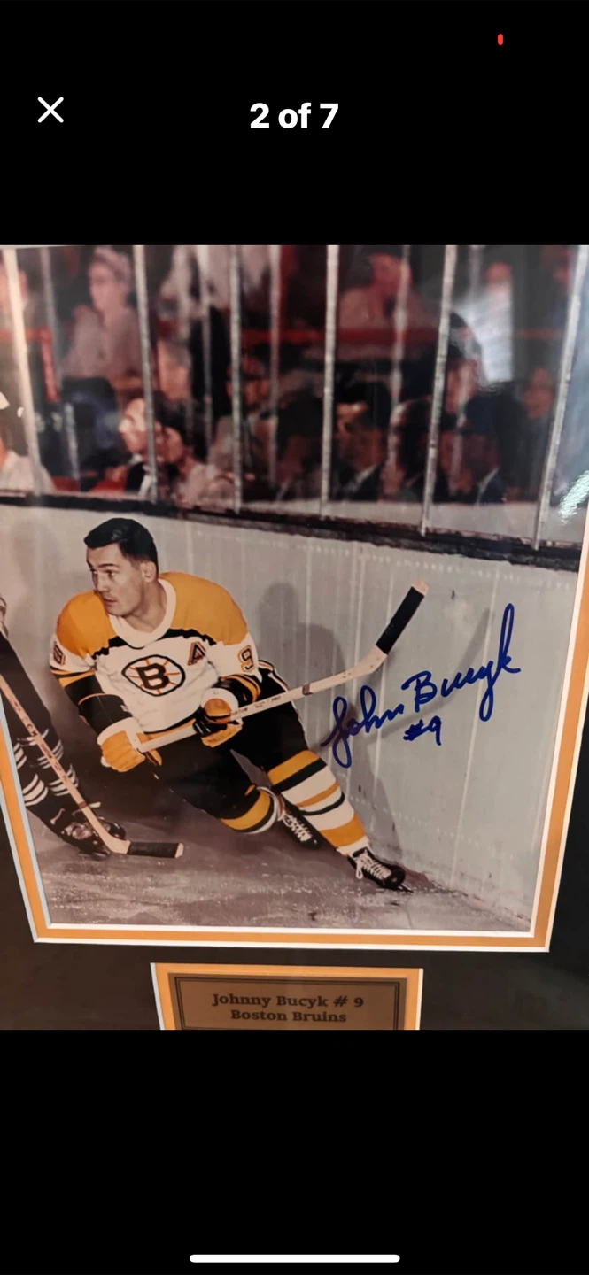 Boston Bruins-Johnny Bucyk Autographed Framed Photo-approx. 8x10 - photo 2