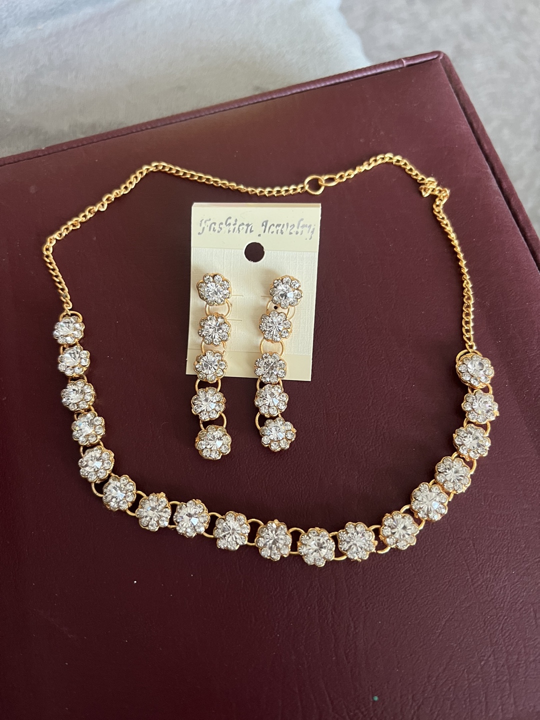Gold Tone Necklace & Earrings Set