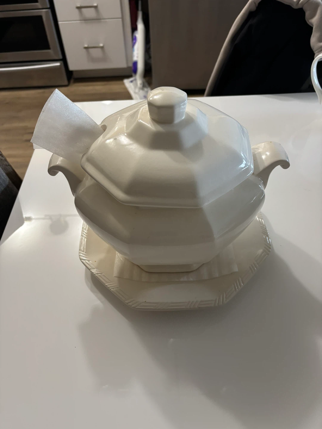 Vintage Soup Tureen (4 pieces)
